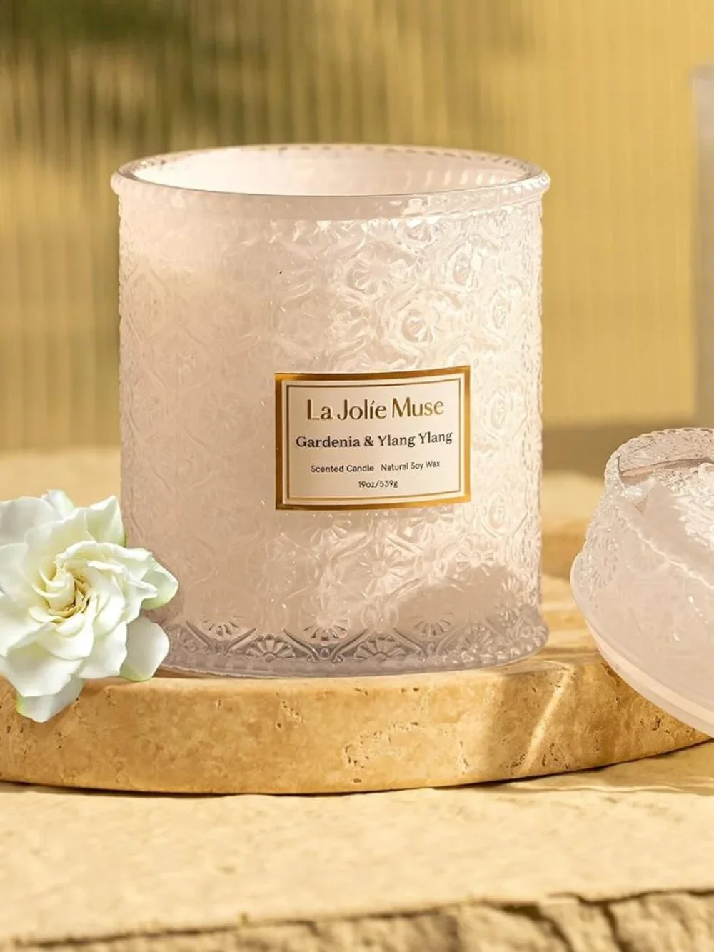 LA JOLIE MUSE Gardenia & Ylang Ylang Soy Candle 19 oz Brand New in Box NIB